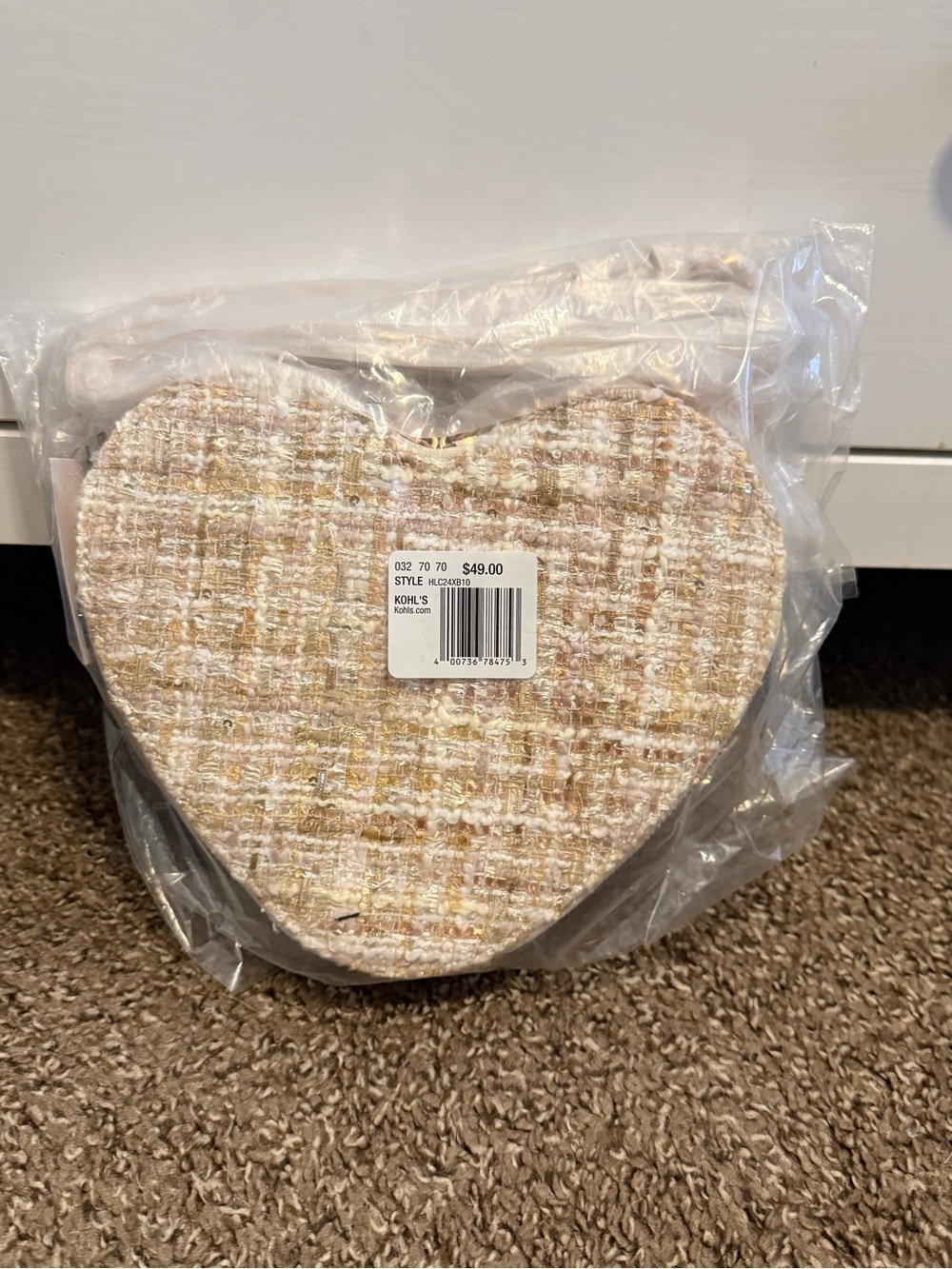 Heart-Shaped Tweed Crossbody Bag in Cream and Gold